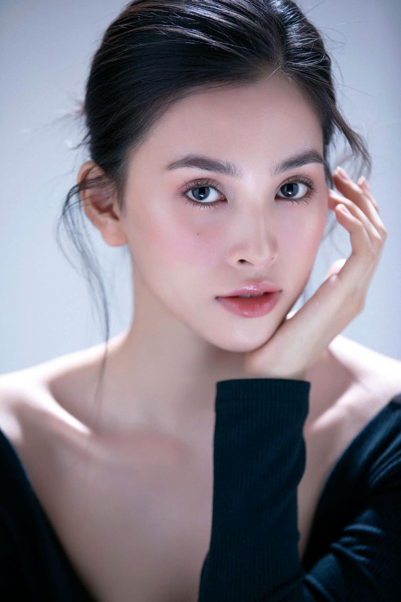 Thời đến cản không nổi, Hoa hậu Tiểu Vy 2 lần 'trúng số' tại đám cưới - Ảnh 1 Thời đến cản không nổi, Hoa hậu Tiểu Vy 2 lần 'trúng số' tại đám cưới - Ảnh 1