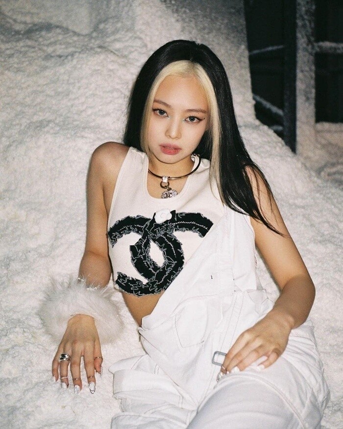 Jennie là thành viên nổi bật của nhóm nhạc BLACKPINK. Jennie là thành viên nổi bật của nhóm nhạc BLACKPINK.