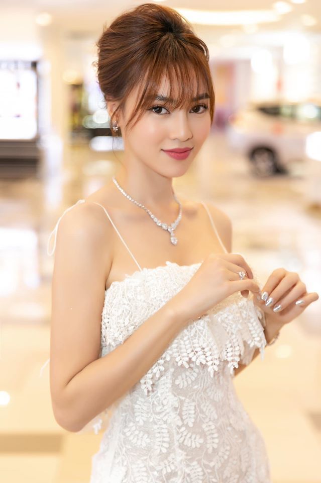 Ninh Dương Lan Ngọc khoe biệt thự khủng khiến Ngô Kiến Huy phải trầm trồ 'quá trời giàu' - Ảnh 6 Ninh Dương Lan Ngọc khoe biệt thự khủng khiến Ngô Kiến Huy phải trầm trồ 'quá trời giàu' - Ảnh 6