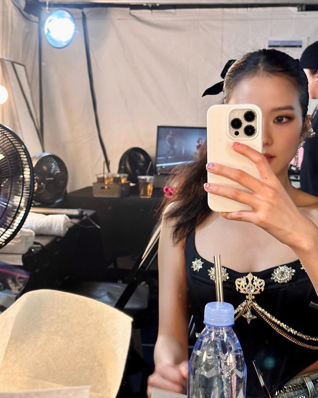 Jisoo (BLACKPINK) bất ngờ làm hành động này sau khi để lộ tình trạng sức khỏe bất ổn - Ảnh 3