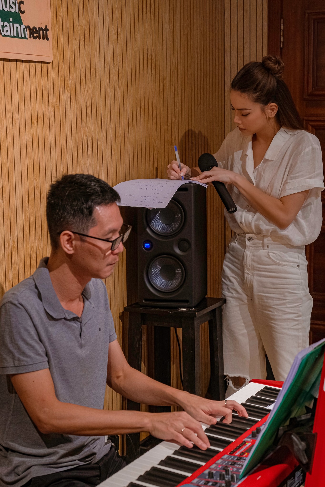 Hồ Ngọc Hà tích cực tập luyện để chuẩn bị cho liveshow sắp tới. Ảnh chụp màn hình