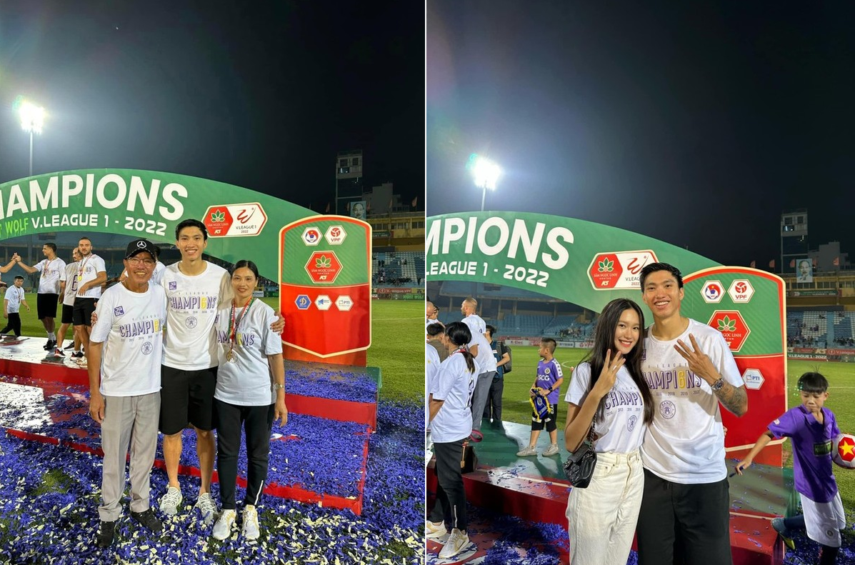 Doãn Hải My và bố mẹ Đoàn Văn Hậu xuống sân chúc mừng nam cầu thủ. Ảnh: FB Đoàn Văn Hậu