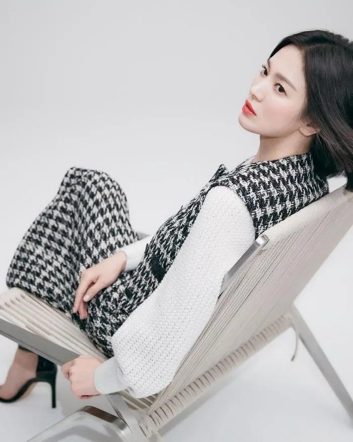 Bóc trần nhan sắc thật ở tuổi 41 của Song Hye Kyo: Liệu có còn xứng danh 'Ngọc nữ'? - Ảnh 5 Bóc trần nhan sắc thật ở tuổi 41 của Song Hye Kyo: Liệu có còn xứng danh 'Ngọc nữ'? - Ảnh 5