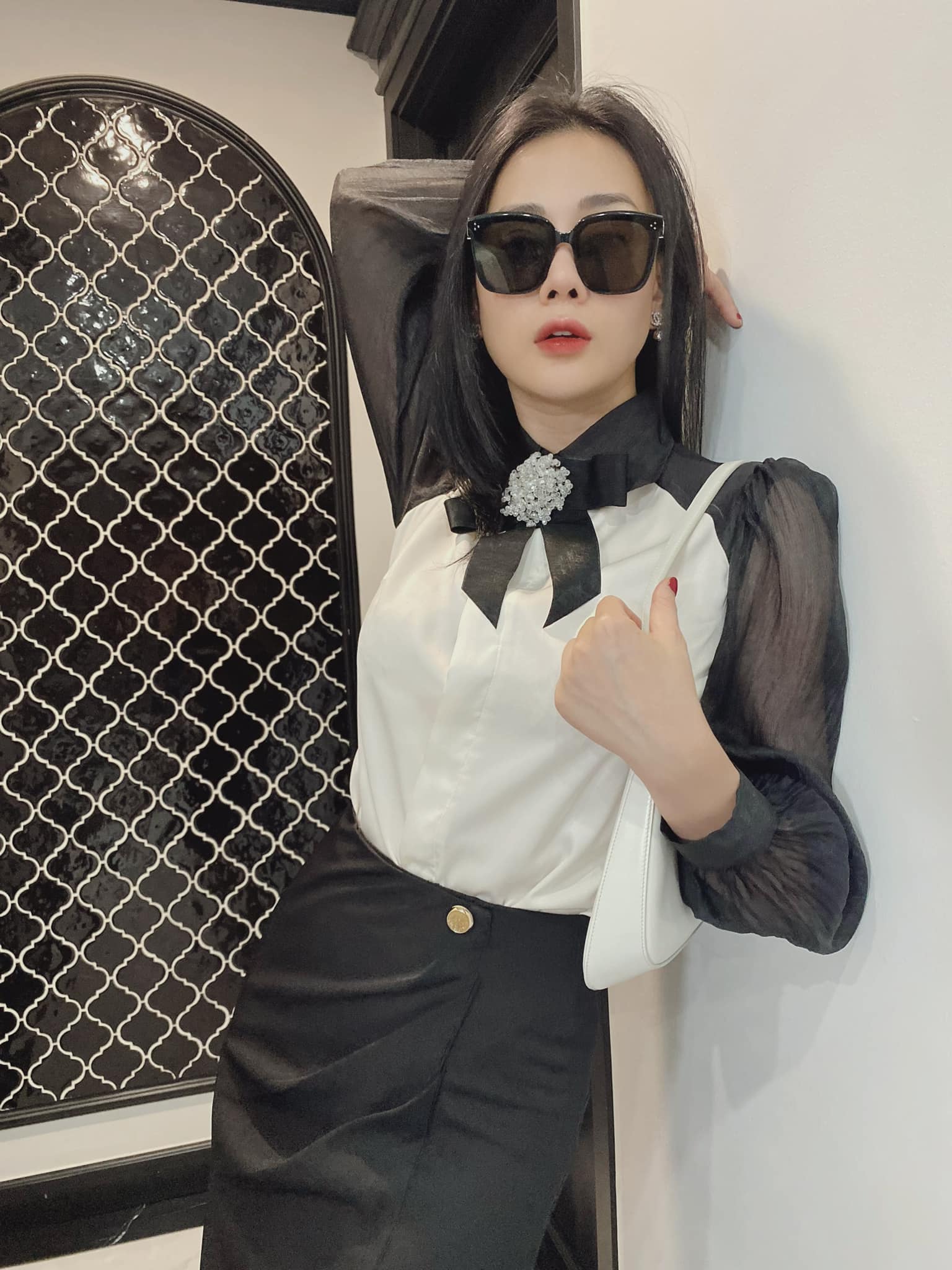 Xuất hiện điểm lạ của Phương Oanh từ khi tái xuất sau ồn ào đời tư - Ảnh 1 Xuất hiện điểm lạ của Phương Oanh từ khi tái xuất sau ồn ào đời tư - Ảnh 1