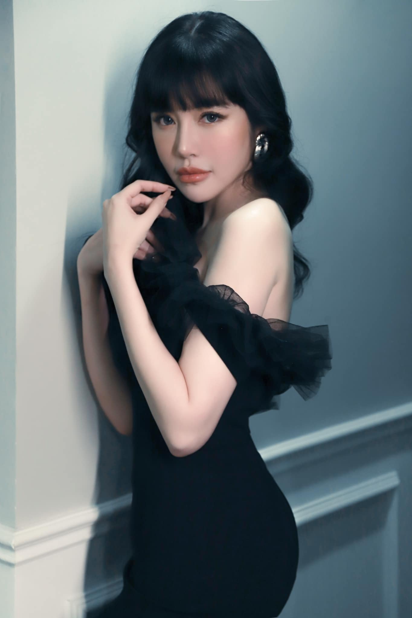 Thái độ gắt của Elly Trần khi bị chê gương mặt khác do phẫu thuật thẩm mỹ - Ảnh 2