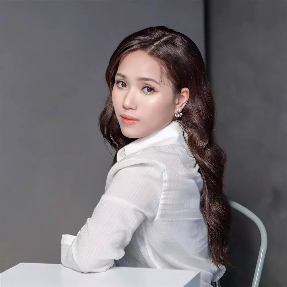 Ca sĩ Thùy Chi vốn được đông đảo khán giả bởi giọng hát trong trẻo và ngọt ngào. Ảnh internet Ca sĩ Thùy Chi vốn được đông đảo khán giả bởi giọng hát trong trẻo và ngọt ngào. Ảnh internet