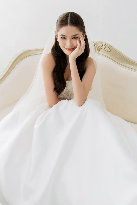 Không đú trend như các sao Việt, Á hậu Thùy Dung không có quy định về dresscode trong lễ cưới - Ảnh 1 Không đú trend như các sao Việt, Á hậu Thùy Dung không có quy định về dresscode trong lễ cưới - Ảnh 1