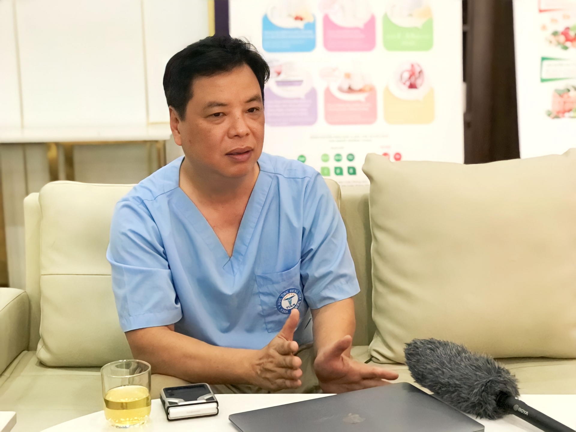 TS.BS Trương Hồng Sơn cho rằng cần thành lập các ban kiểm tra tiếp nhận thực phẩm bán trú, có sự góp mặt của ban lãnh đạo nhà trường, đại diện phụ huynh học sinh.