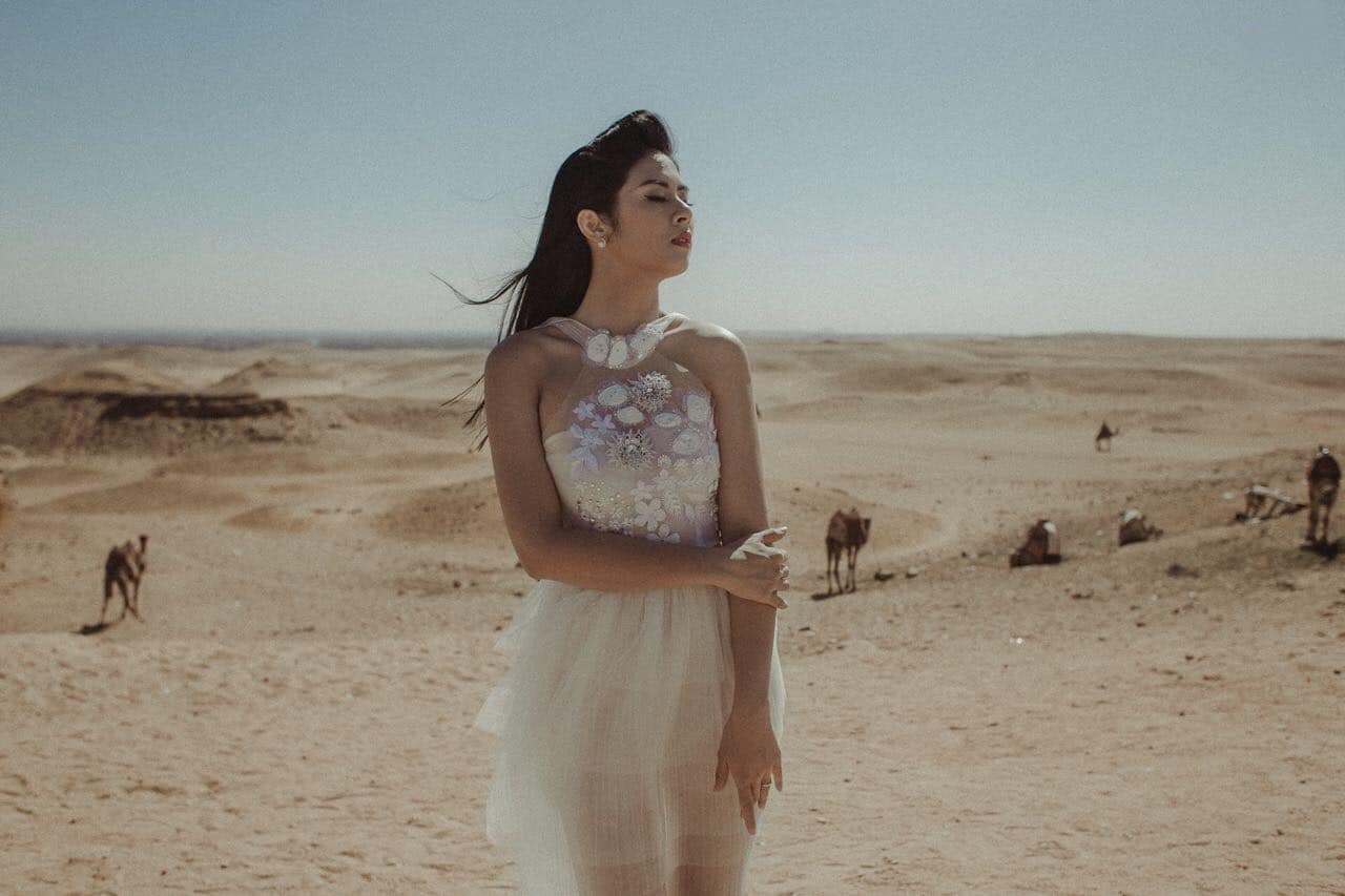 Theo tiết lộ của Ngọc Hân, đây là bộ ảnh cưới siêu rẻ khi trang phục tự may và tự trang điểm.