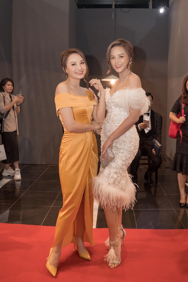 Thu Quỳnh và Bảo Thanh. Thu Quỳnh và Bảo Thanh.