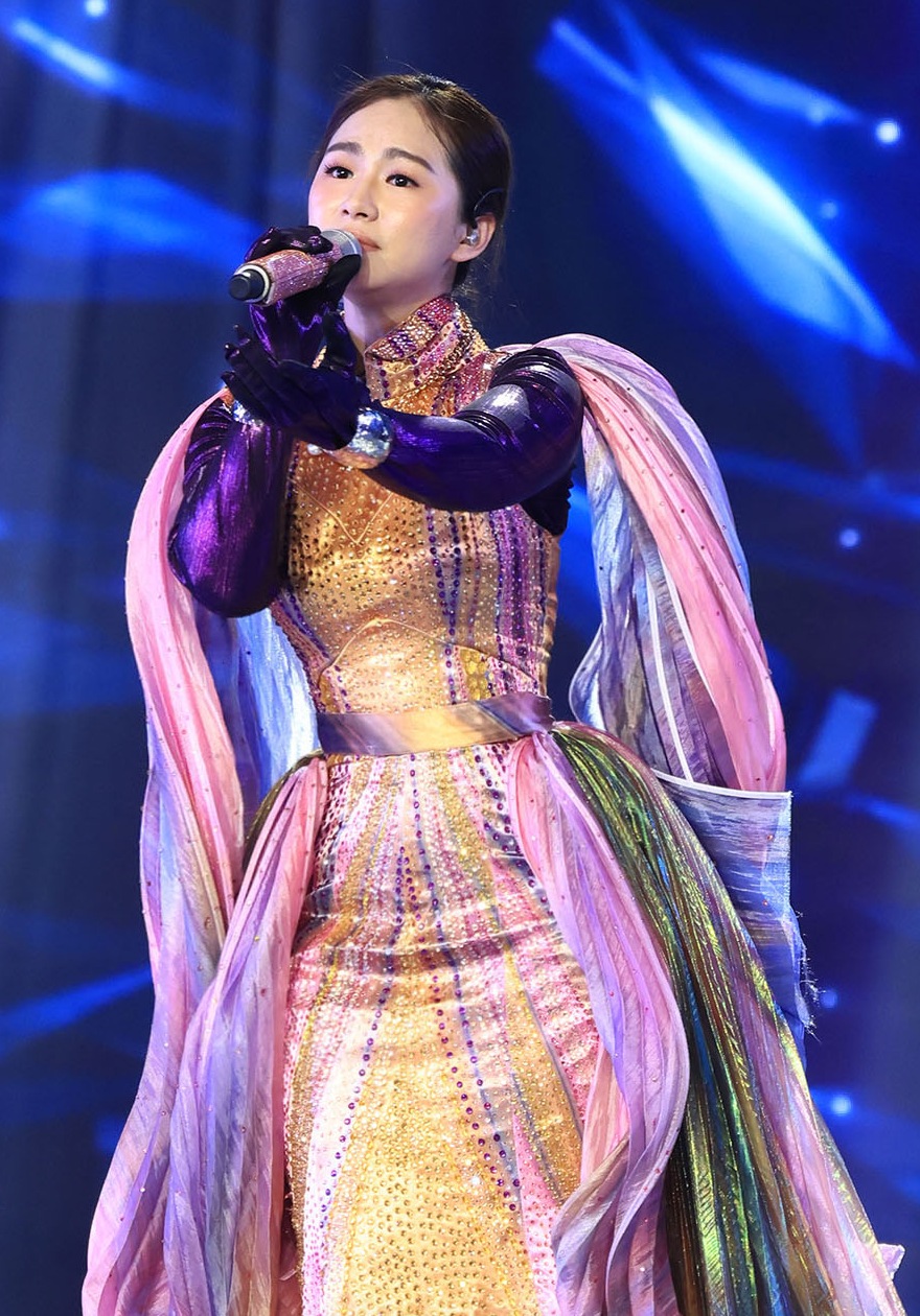 Lương Bích Hữu trở lại với showbiz sau thời gian vắng bóng. Lương Bích Hữu trở lại với showbiz sau thời gian vắng bóng.