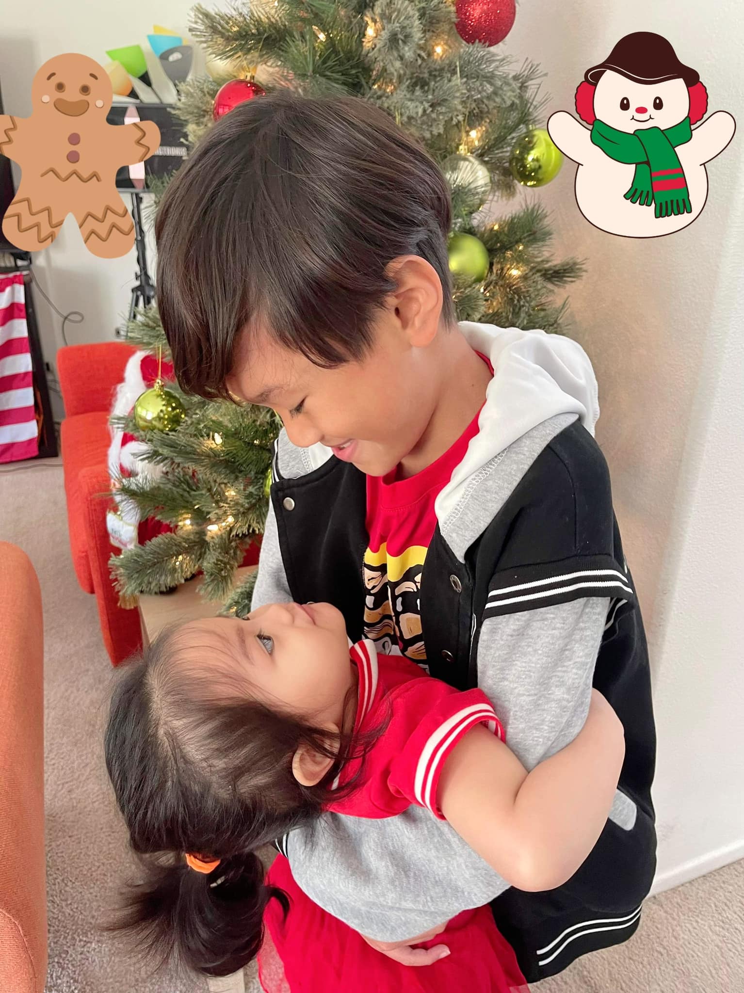 Con trai Ngô Kiến Huy ngày càng lớn phổng phao. Ảnh FBNV