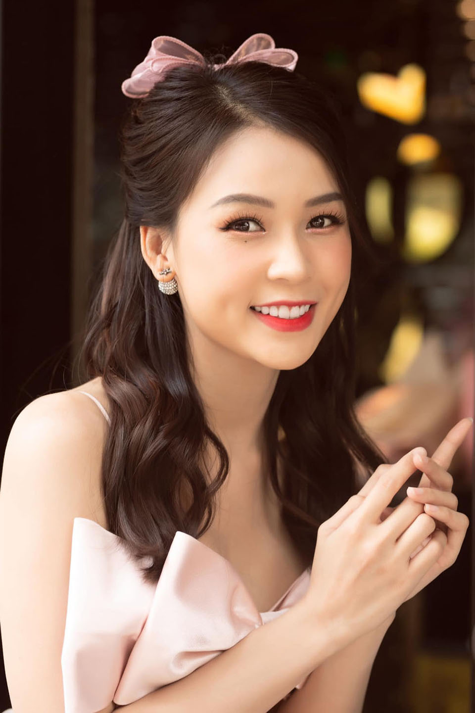 Nữ diễn viên đã có tiết lộ về chồng sắp cưới nhận được nhiều sự chú ý của cộng đồng mạng. Nữ diễn viên đã có tiết lộ về chồng sắp cưới nhận được nhiều sự chú ý của cộng đồng mạng.