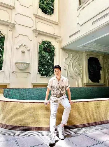 Anh chồng Đỗ Mỹ Linh khoe ảnh trong phòng tắm khiến hội chị em 'đỏ mặt' - Ảnh 5 Anh chồng Đỗ Mỹ Linh khoe ảnh trong phòng tắm khiến hội chị em 'đỏ mặt' - Ảnh 5