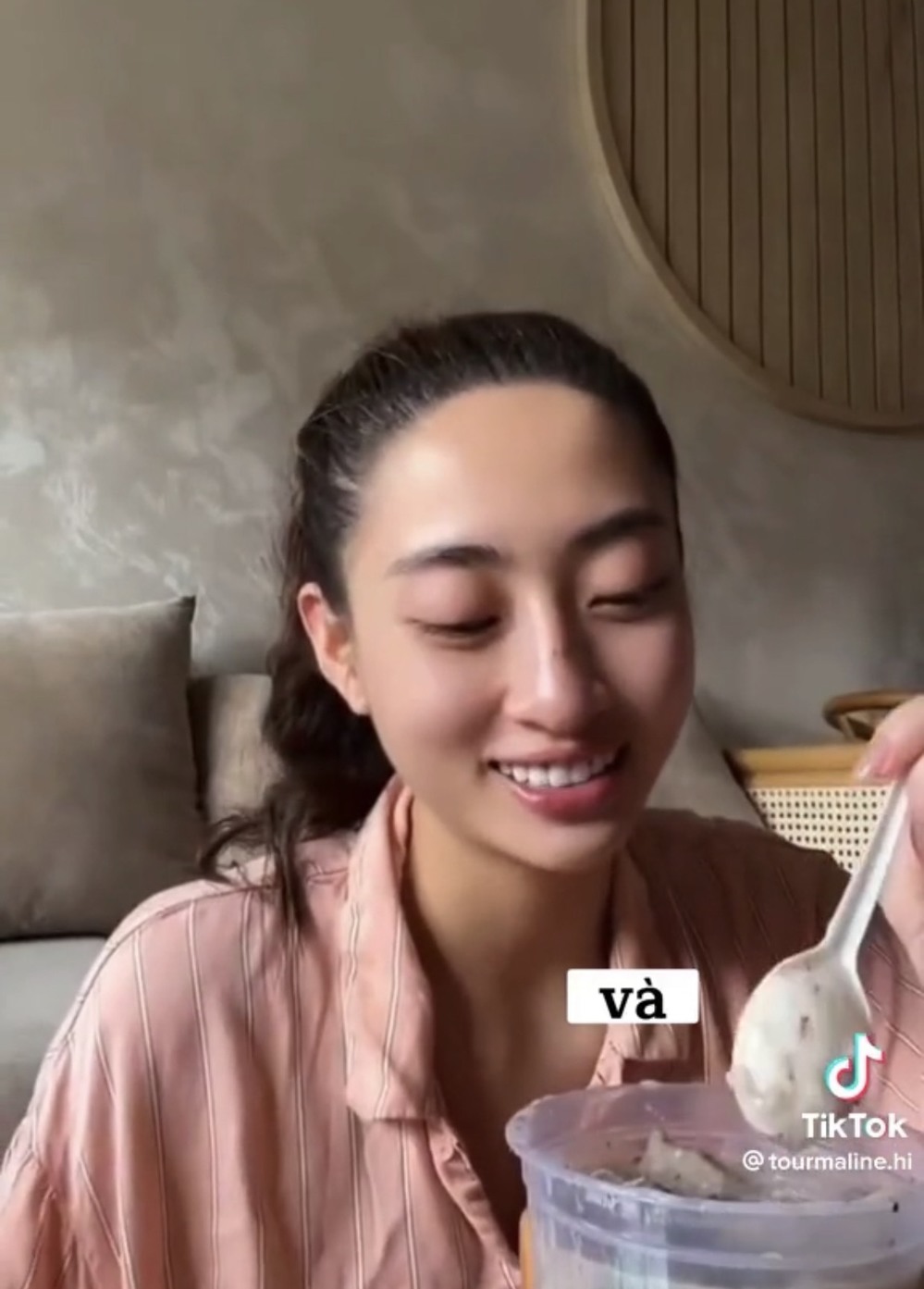 Hoa hậu Lương Thùy Linh bất ngờ tiết lộ con người thật của loạt chân dài đình đám