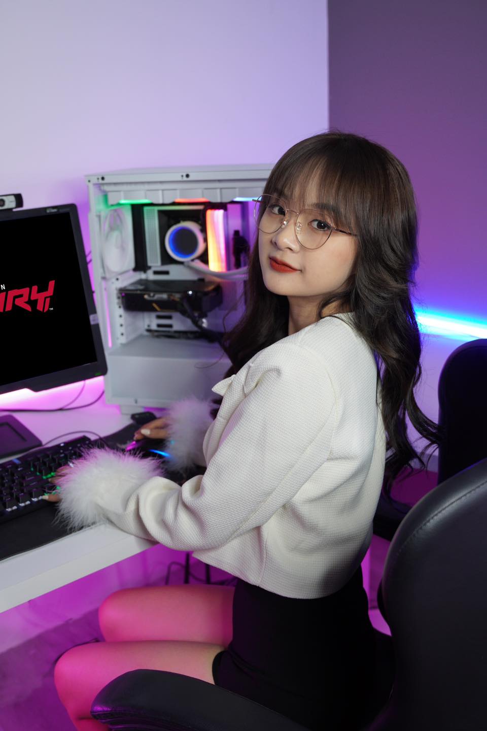 Gấm Kami là ai? Tiểu sử, đời tư và sự nghiệp của