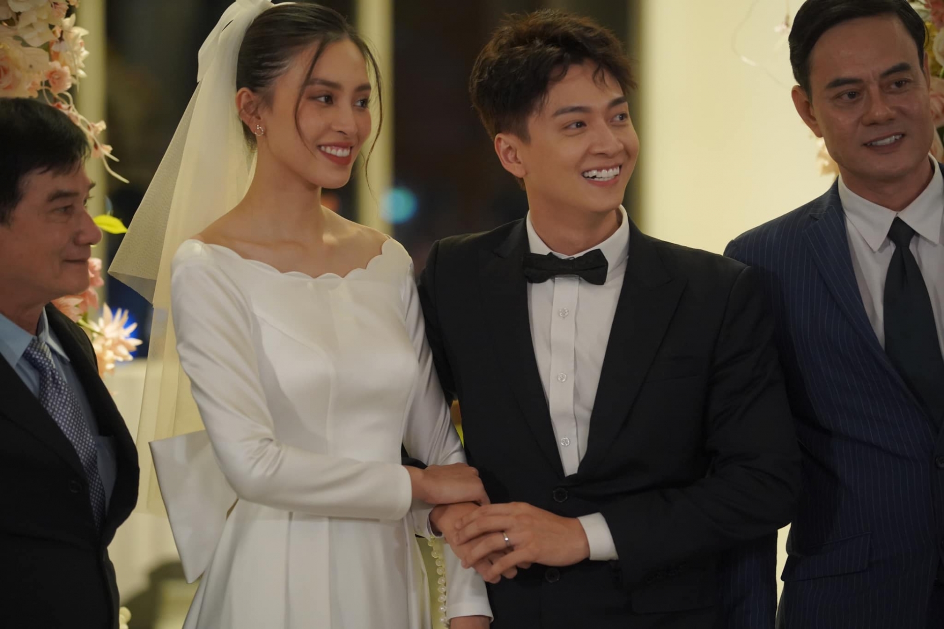 Ngô Kiến Huy khoe ảnh kết hôn với Hoa hậu Tiểu Vy gây chú ý. Ảnh FBNV