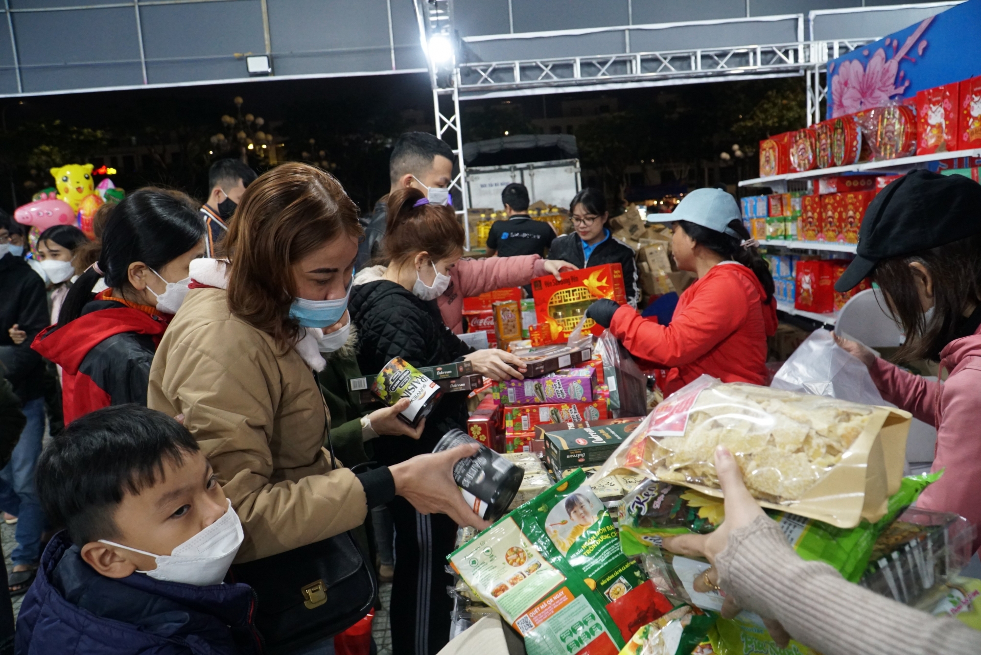 Đây là các địa phương có đông đoàn viên, người lao động, các địa phương có đông người dân tộc thiểu số, khu vực trung du, miền núi, biên giới… nhằm cung cấp các mặt hàng thiết yếu với giá ưu đãi, cùng nhiều hoạt động chăm sóc sức khỏe, tặng quà đoàn viên, người lao động có hoàn cảnh khó khăn…