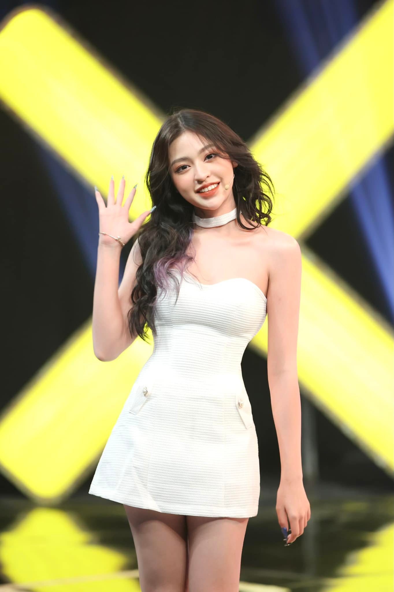 'Hotgirl trứng rán' Trần Thanh Tâm bất ngờ bị nghi 'bắt chước' Hoa hậu Thùy Tiên - Ảnh 2