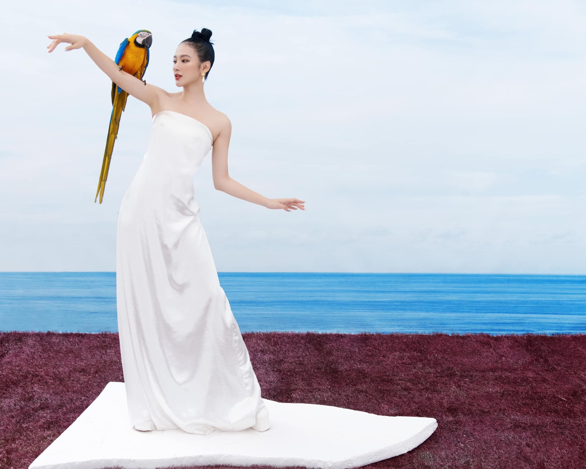 Angela Phương Trinh trở lại với thân hình mảnh mai. Ảnh FBNV