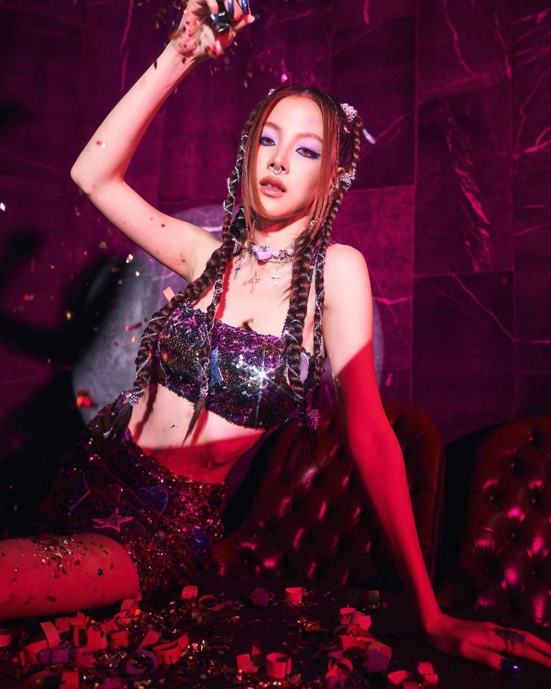 Baifern Pimchanok đã đăng tải loạt hình ảnh 'nổi loạn'.