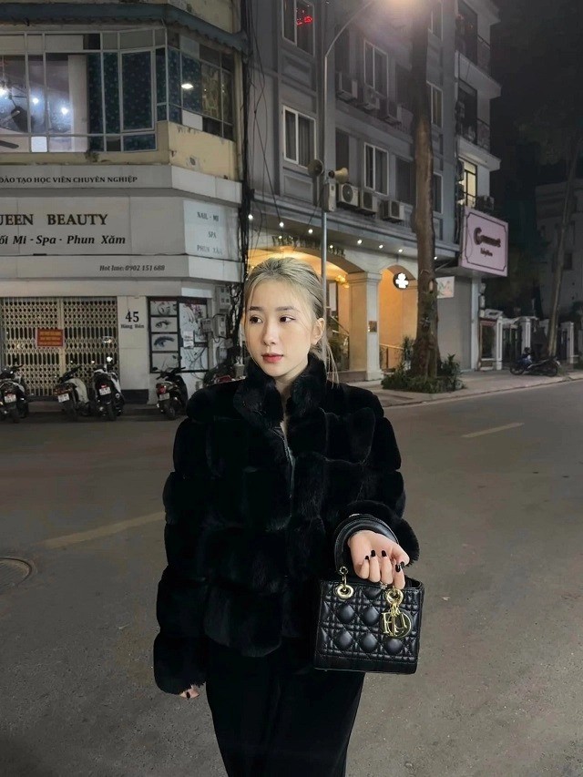 'Vợ quốc dân' Tiểu Hý lộ nhan sắc hiện tại gây bất ngờ: Không còn ngây thơ như xưa - Ảnh 1 'Vợ quốc dân' Tiểu Hý lộ nhan sắc hiện tại gây bất ngờ: Không còn ngây thơ như xưa - Ảnh 1