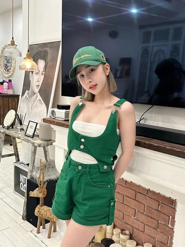 'Vợ quốc dân' Tiểu Hý lộ nhan sắc hiện tại gây bất ngờ: Không còn ngây thơ như xưa - Ảnh 3 'Vợ quốc dân' Tiểu Hý lộ nhan sắc hiện tại gây bất ngờ: Không còn ngây thơ như xưa - Ảnh 3