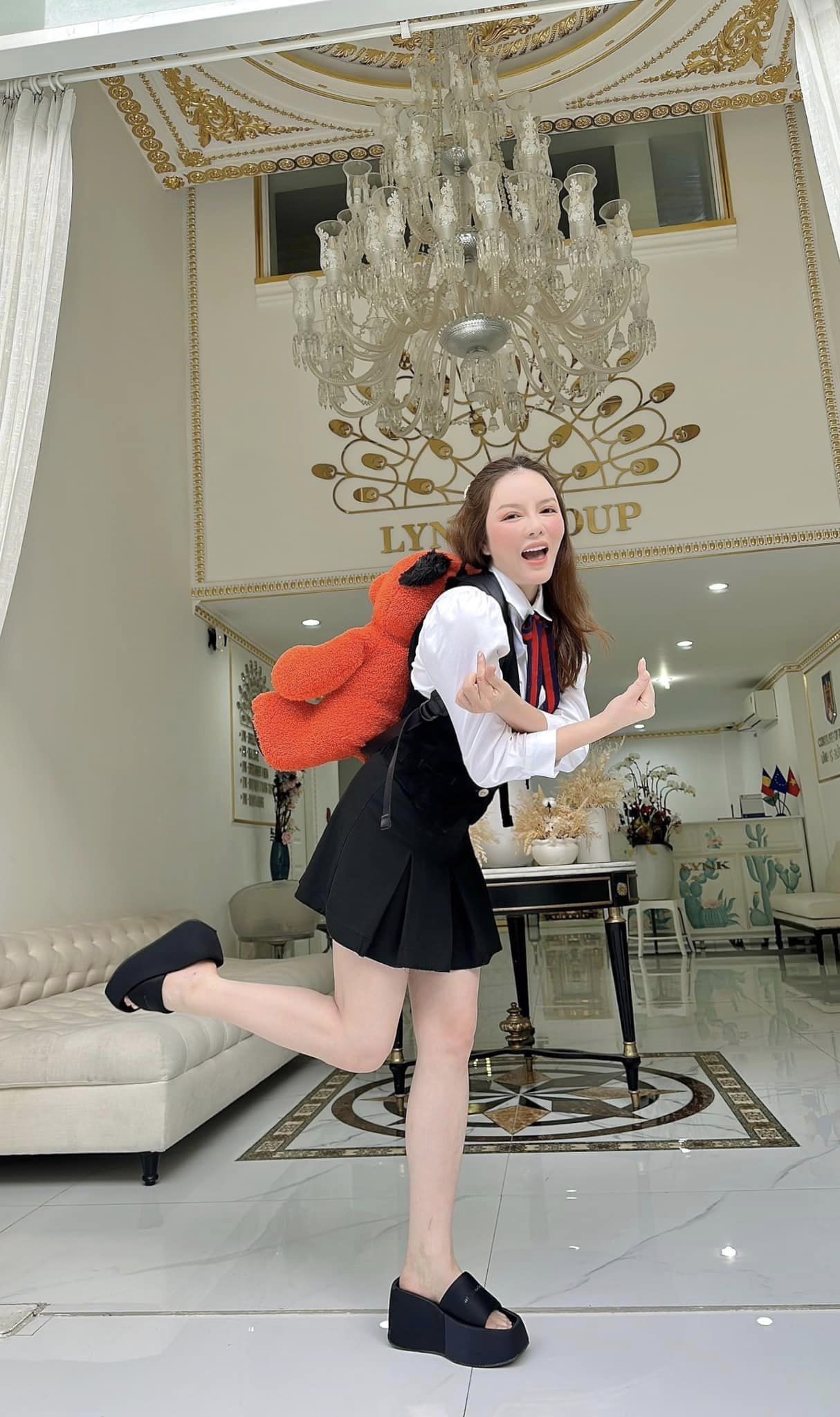 Lý Nhã Kỳ khoe nhan sắc trẻ trung. Ảnh FBNV