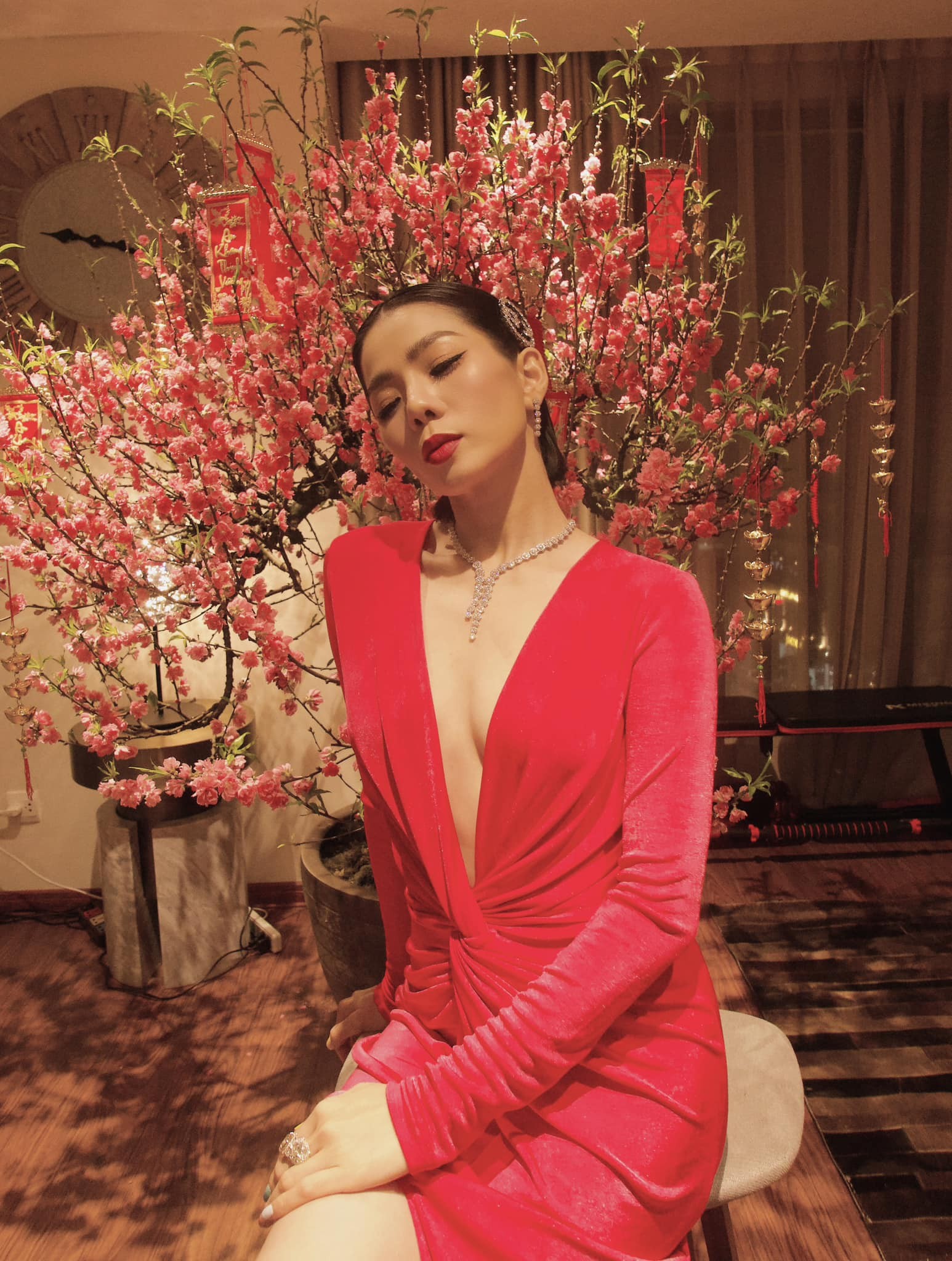 Lệ Quyên chia sẻ về chuyện tình cảm. Ảnh FBNV