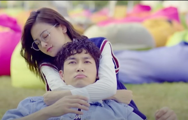Thùy Anh và Đình Tú trong phim 'Đừng nói lời yêu'. Thùy Anh và Đình Tú trong phim 'Đừng nói lời yêu'.