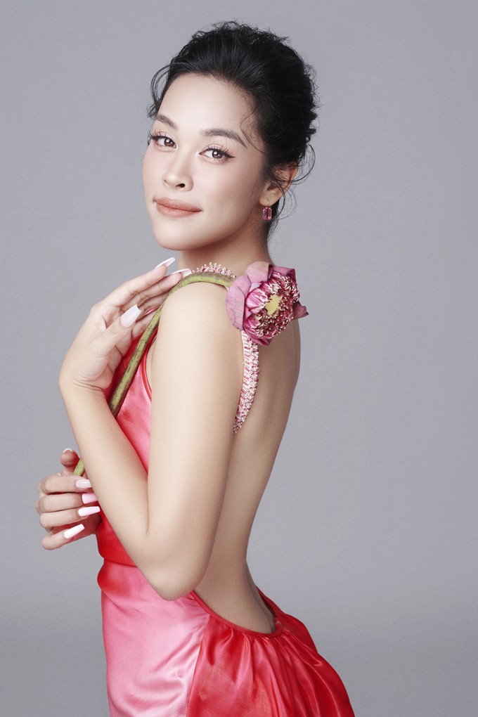 Ngọc Mai gặp nhiều ồn ào đời tư từ sau khi nổi tiếng.