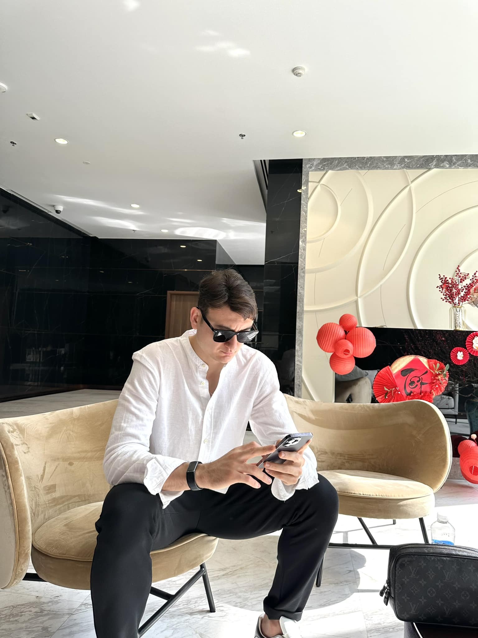 Đặng Văn Lâm khiến fan nữ mê mẩn với vẻ ngoài điển trai, đầy nam tính. Ảnh FBNV