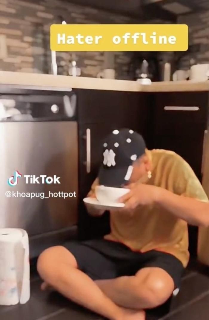 Khoa Pug đăng video đáp trả lời mỉa mai của anti-fan. Ảnh chụp màn hình Khoa Pug đăng video đáp trả lời mỉa mai của anti-fan. Ảnh chụp màn hình