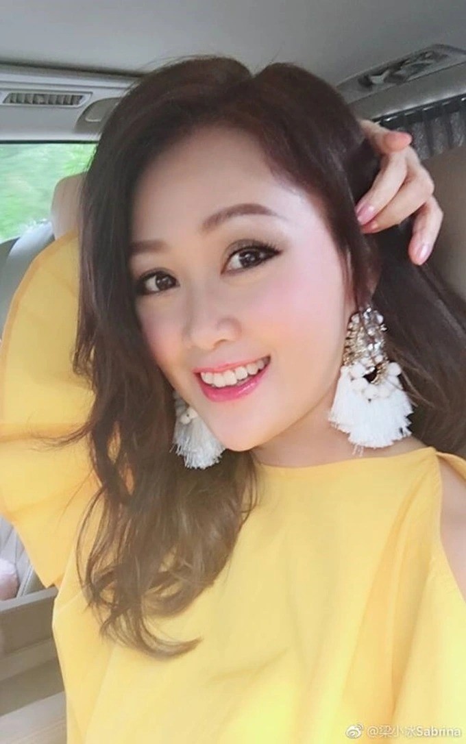 Nhan sắc xinh đẹp hiện tại của Lương Tiểu Băng khiến nhiều người ngưỡng mộ. Ảnh weibo Nhan sắc xinh đẹp hiện tại của Lương Tiểu Băng khiến nhiều người ngưỡng mộ. Ảnh weibo