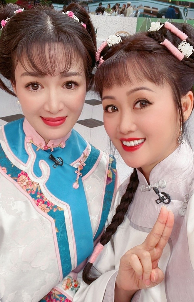 Lương Tiểu Băng hội ngộ dàn sao phim 'Lộc Đỉnh Ký' Lương Tiểu Băng hội ngộ dàn sao phim 'Lộc Đỉnh Ký'