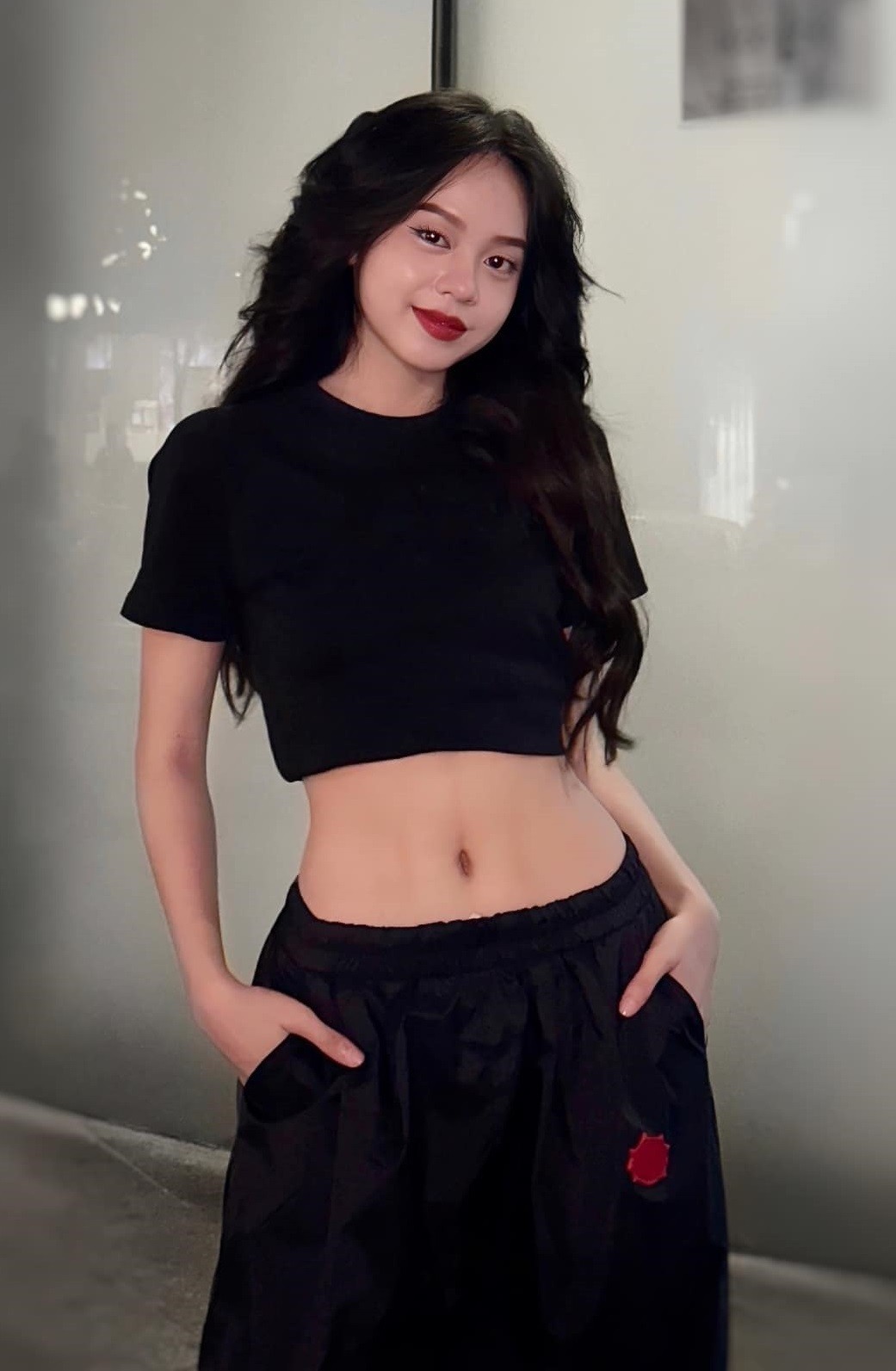 Hoa hậu Thanh Thủy khoe vòng eo siêu thực. Ảnh FBNV