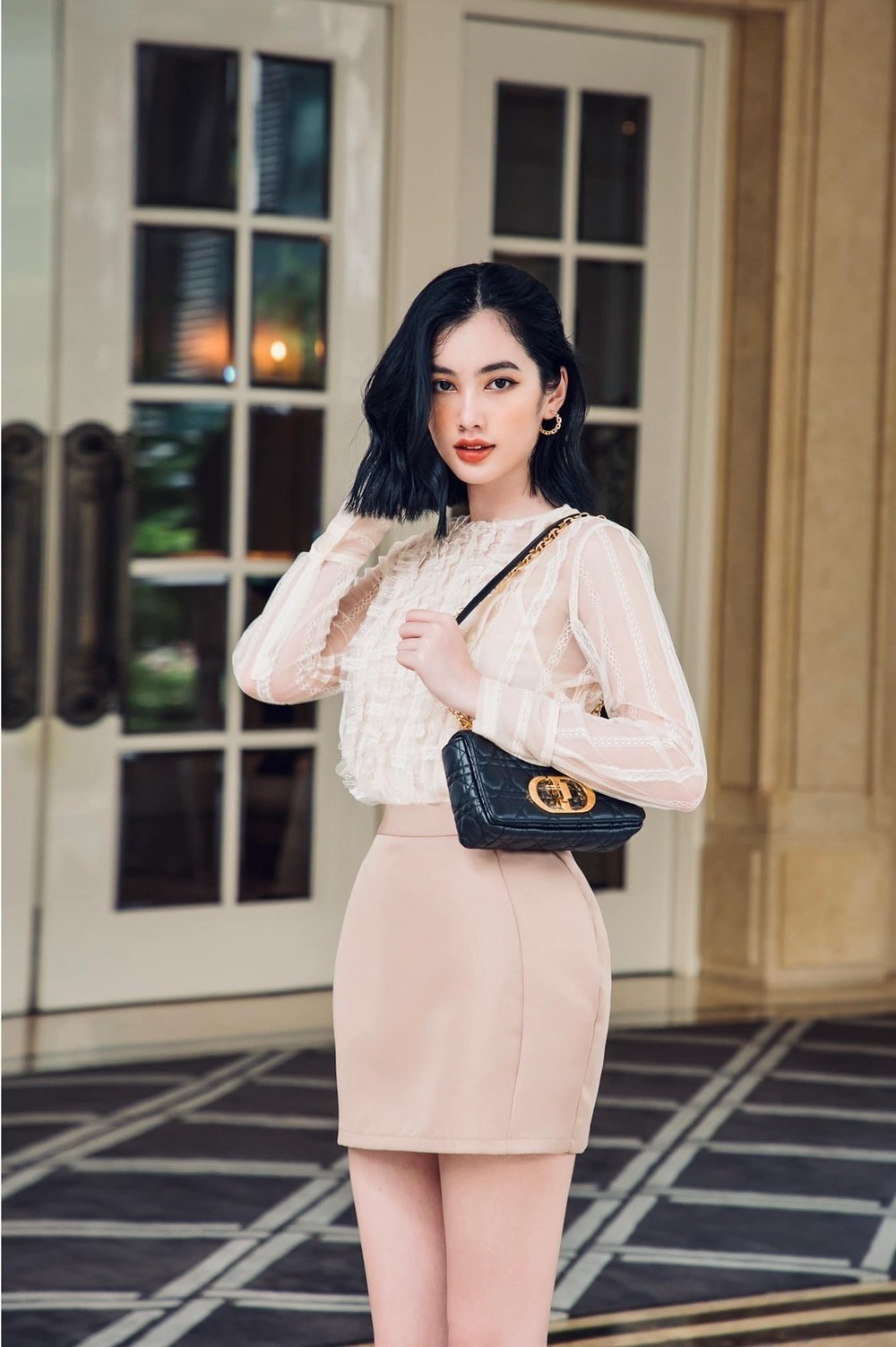 Mẫu túi Dior được Cẩm Đan yêu thích có giá cao ngất ngưởng. Mẫu túi Dior được Cẩm Đan yêu thích có giá cao ngất ngưởng.