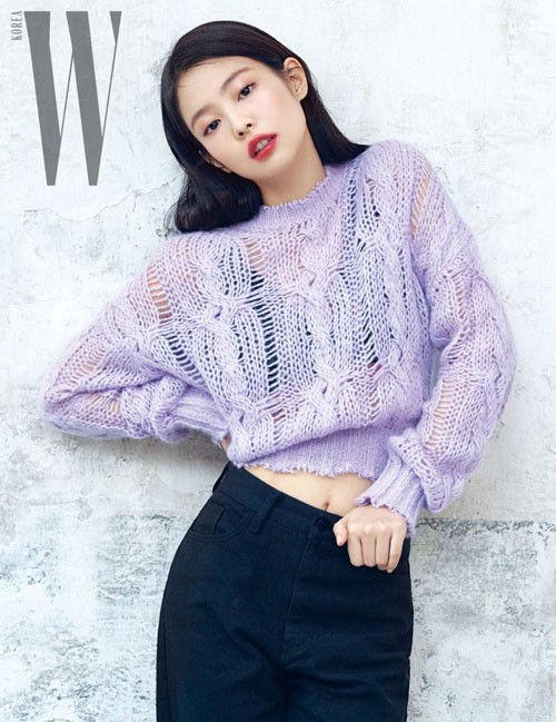 Jennie (BlackPink) bị thương ở mặt, phải dán băng khiến người hâm mộ lo lắng - Ảnh 2 Jennie (BlackPink) bị thương ở mặt, phải dán băng khiến người hâm mộ lo lắng - Ảnh 2