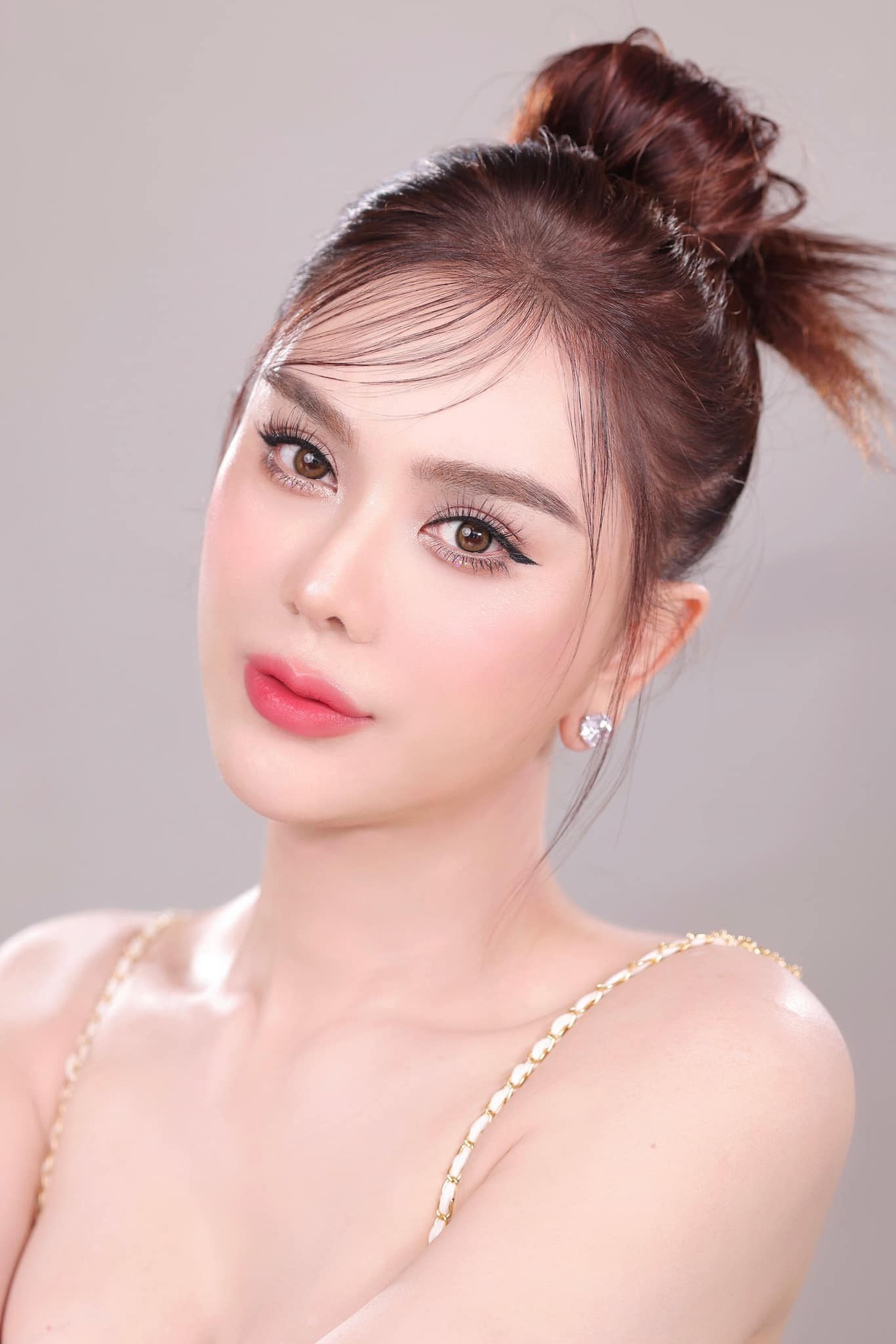 Nhan sắc của Lâm Khánh Chi ngày càng hoàn thiện sau khi trùng tu. Ảnh FBNV