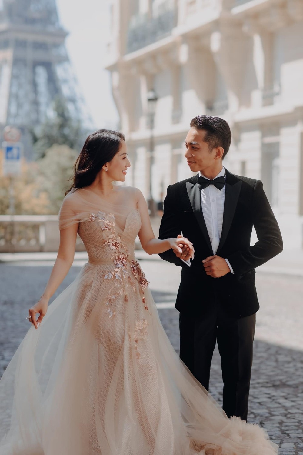 Cả hai vợ chồng đều bất ngờ với sự xuất hiện của đứa con thứ 3. Ảnh FBNV Cả hai vợ chồng đều bất ngờ với sự xuất hiện của đứa con thứ 3. Ảnh FBNV