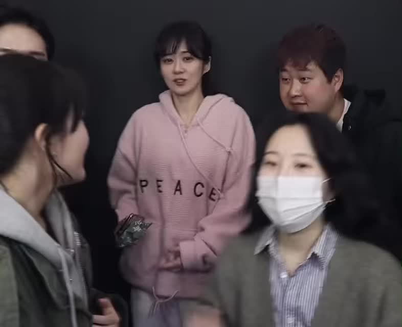 'Ma cà rồng' Jang Nara lộ nhan sắc thật ở tuổi 42: Thế nào mà chính chủ tự nhận già đi? - Ảnh 1 'Ma cà rồng' Jang Nara lộ nhan sắc thật ở tuổi 42: Thế nào mà chính chủ tự nhận già đi? - Ảnh 1