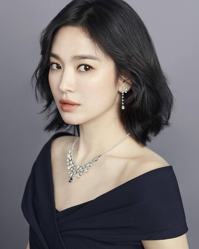 Nhan sắc của Song Hye Kyo năm 18 tuổi khiến fan không nhận ra 4 Nhan sắc của Song Hye Kyo năm 18 tuổi khiến fan không nhận ra 4