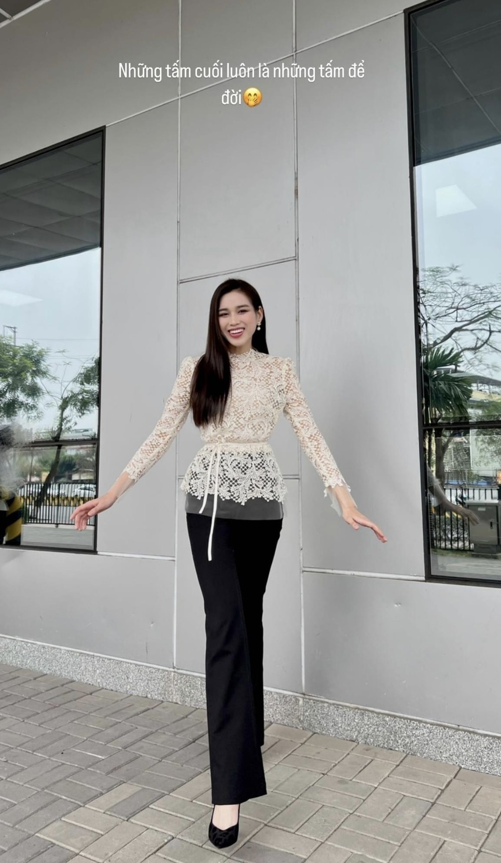 'Báu vật' giúp Hoa hậu Đỗ Thị Hà khoe trọn đôi chân dài như kiếm Nhật 3 'Báu vật' giúp Hoa hậu Đỗ Thị Hà khoe trọn đôi chân dài như kiếm Nhật 3