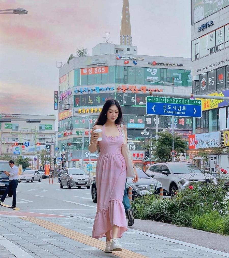 Nữ tiếp viên trưởng Vietnam Airlines tỏ thái độ gắt khi bị người lạ 'gạ' làm sugar baby 5 Nữ tiếp viên trưởng Vietnam Airlines tỏ thái độ gắt khi bị người lạ 'gạ' làm sugar baby 5