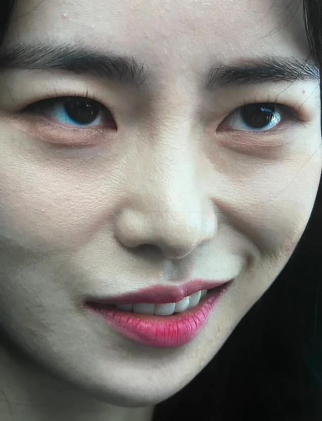 Netizen soi cận làn da của Lim Ji Yeon không dùng filter Netizen soi cận làn da của Lim Ji Yeon không dùng filter
