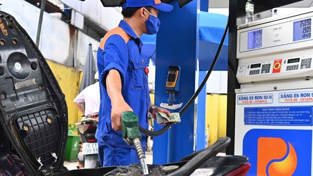 Giá xăng dầu hôm nay ngày 27/3: Quay đầu tăng giá 1 Giá xăng dầu hôm nay ngày 27/3: Quay đầu tăng giá 1