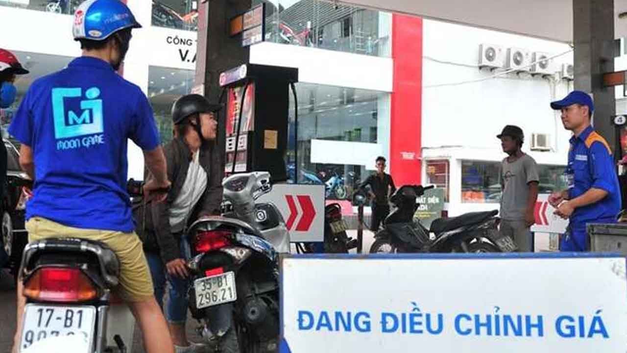 Giá xăng trong nước hôm nay quay đầu bật tăng 1 Giá xăng trong nước hôm nay quay đầu bật tăng 1