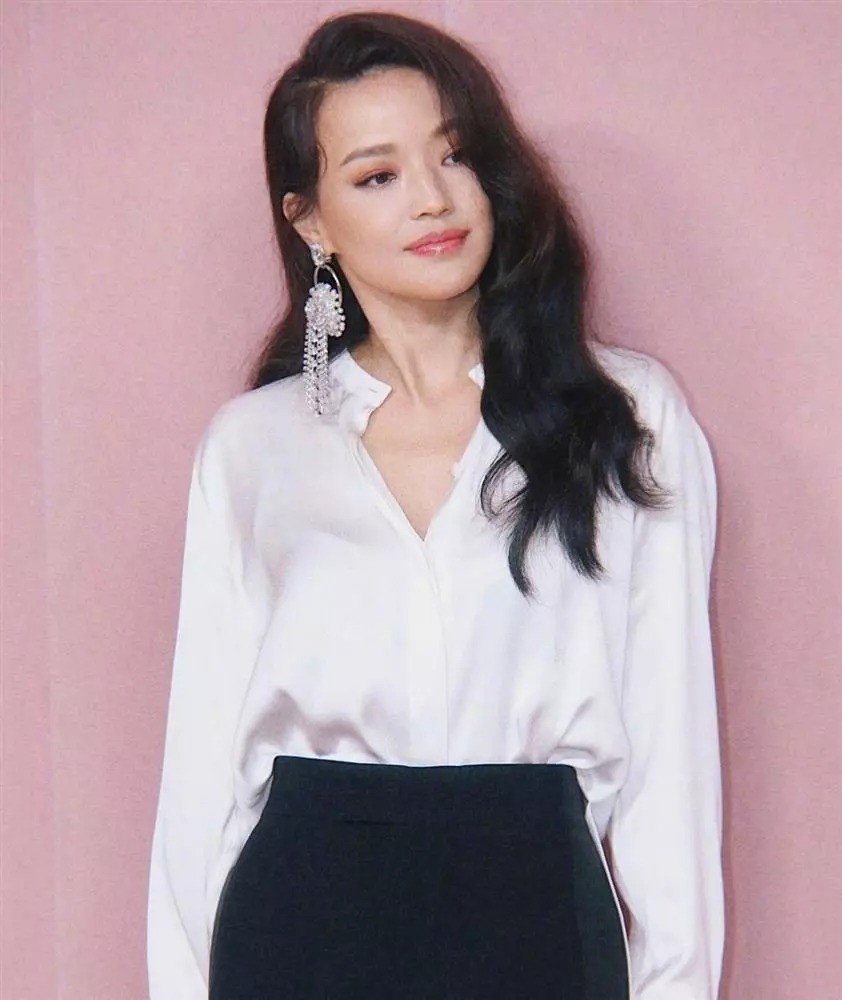 'Gái hư' showbiz Thư Kỳ để lộ mặt thật đầy khuyết điểm ở tuổi U50 3 'Gái hư' showbiz Thư Kỳ để lộ mặt thật đầy khuyết điểm ở tuổi U50 3