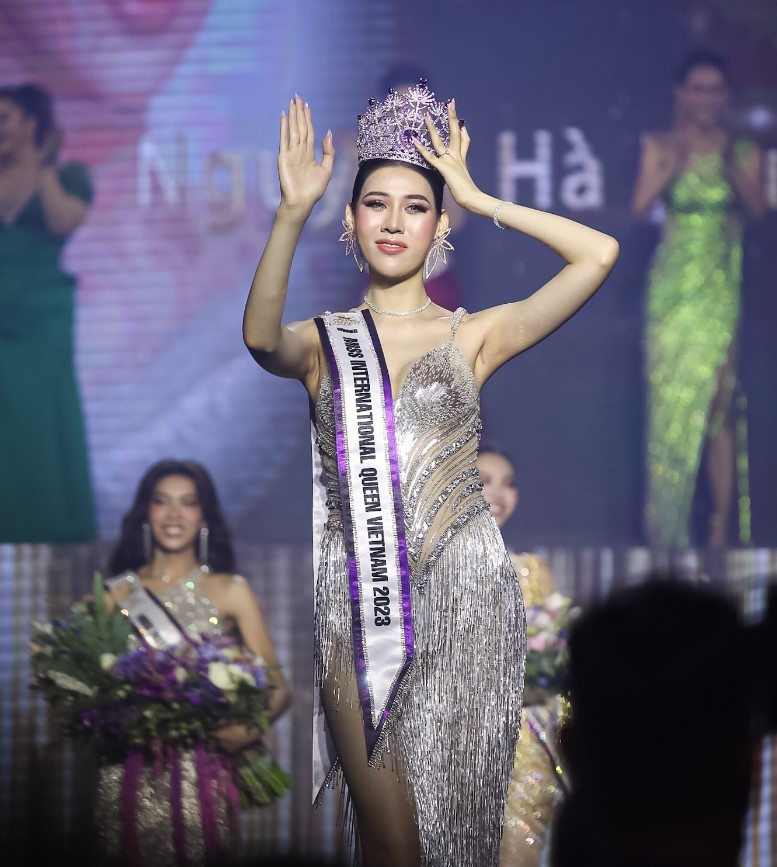 Phản ứng lạ của Hương Giang sau khi cuộc thi Hoa hậu Chuyển giới Việt Nam 2023 bị 'tuýt còi' 1 Phản ứng lạ của Hương Giang sau khi cuộc thi Hoa hậu Chuyển giới Việt Nam 2023 bị 'tuýt còi' 1