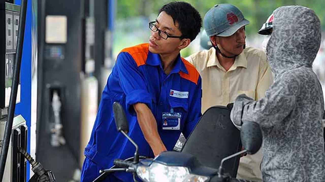 Giá xăng trong nước ngày mai có thể bật tăng mạnh 1 Giá xăng trong nước ngày mai có thể bật tăng mạnh 1